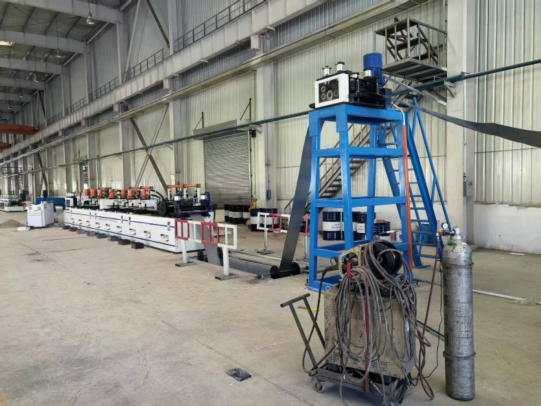 恒泰集成公司引进多功能定制生产线 赋能光伏支架业务新飞跃