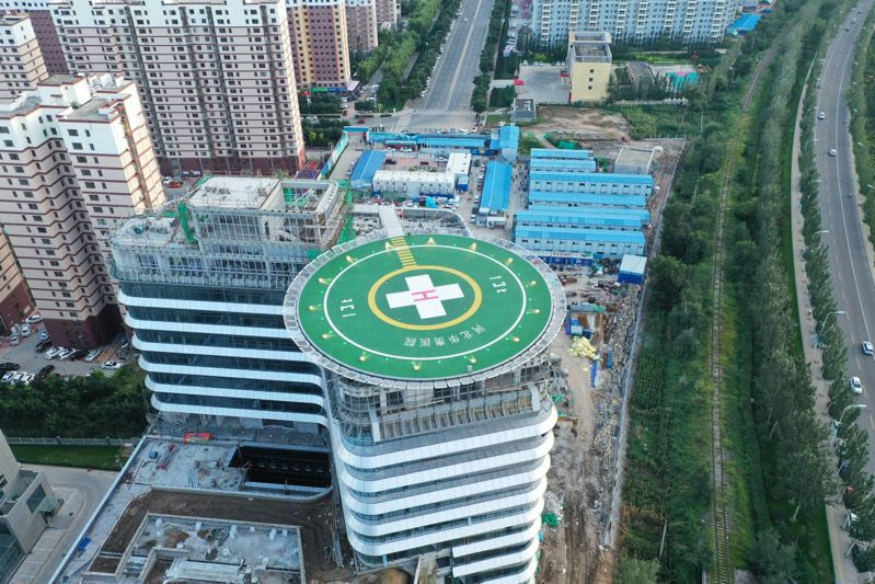 河北华奥医院圆满完成停机坪起降适应性训练1.png